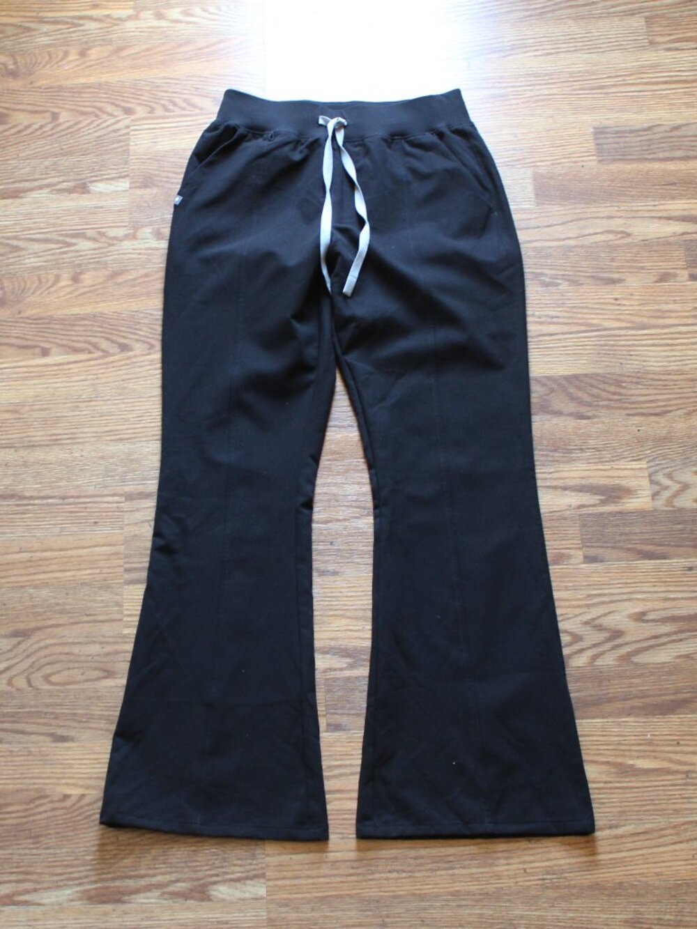 NWT Figs Madryn Flare Scrub Pants
